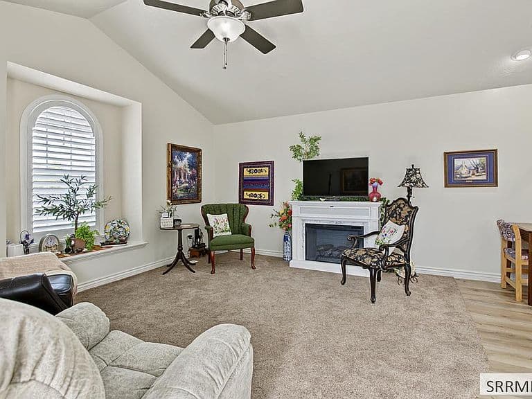 339 S Ensign Dr photo 2