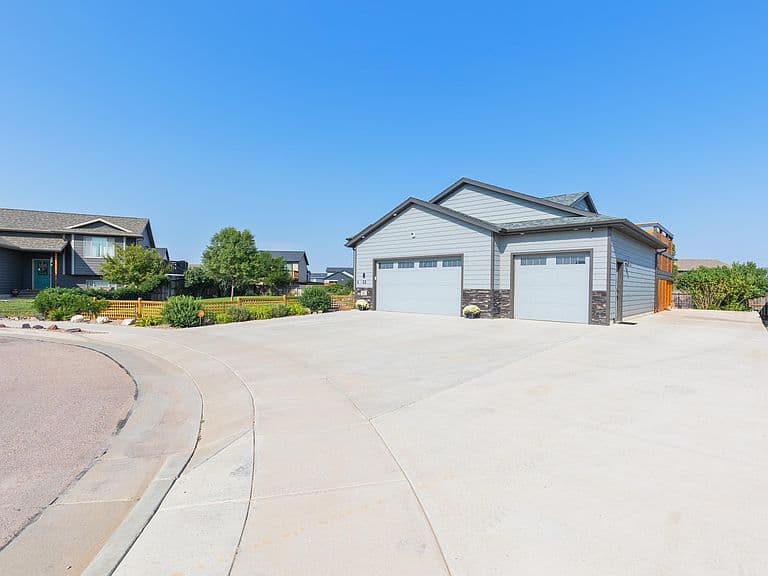 822 Dirk Ct photo 3