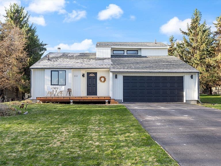 32 Hillcrest Dr photo 3
