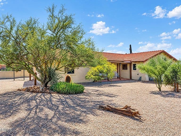 5139 N WINCHESTER Road photo 2
