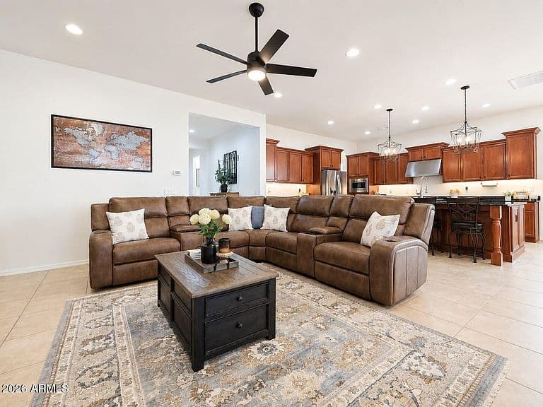 1419 E GWEN Street photo 5