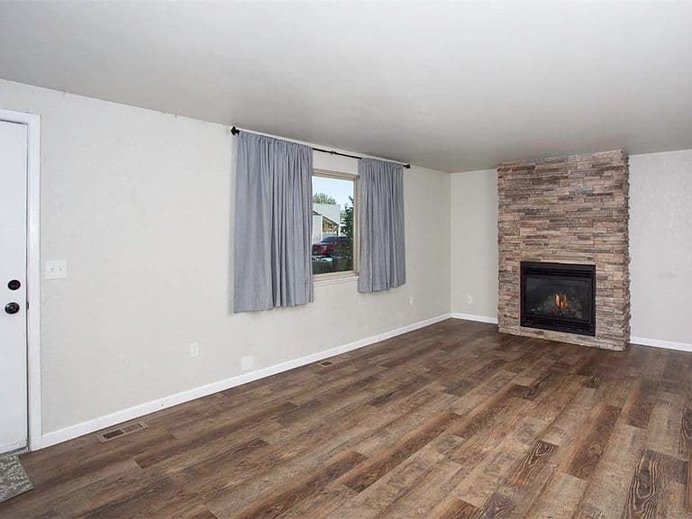 2774 Phyllis Cir S photo 5