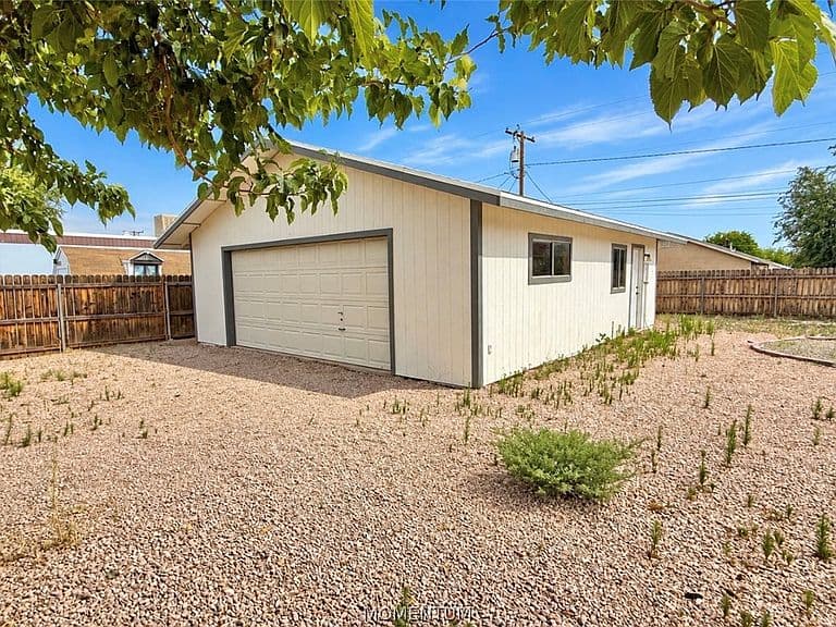 2290 E Packard Avenue photo 4
