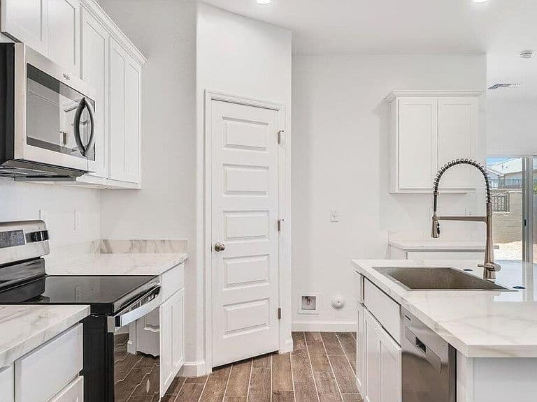 2883 W Sonrisa Avenue photo 4