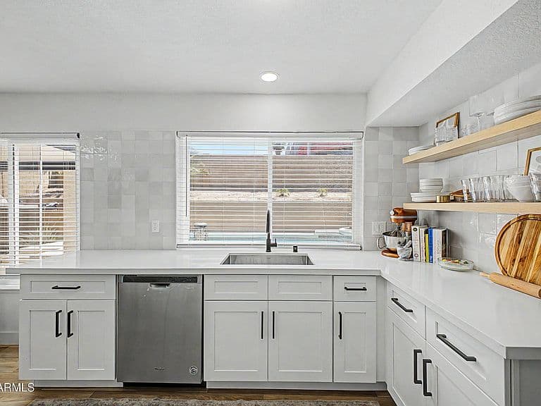14227 N 22ND Street photo 5