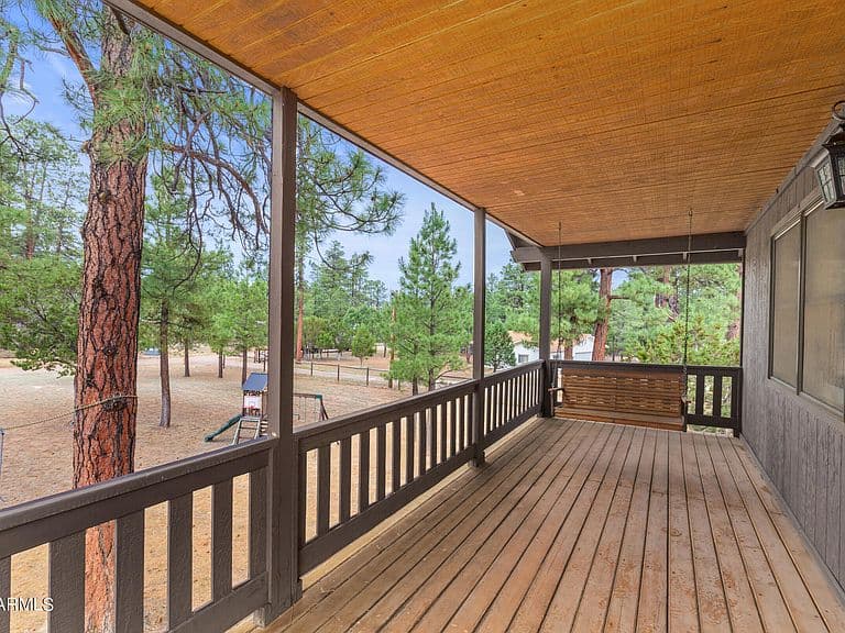 2903 N Skylark Drive photo 4