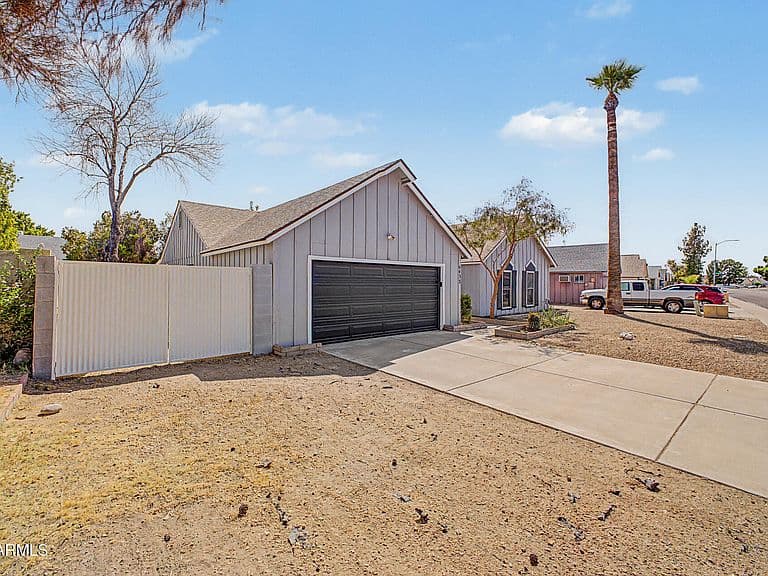 6433 W KINGS Avenue photo 5