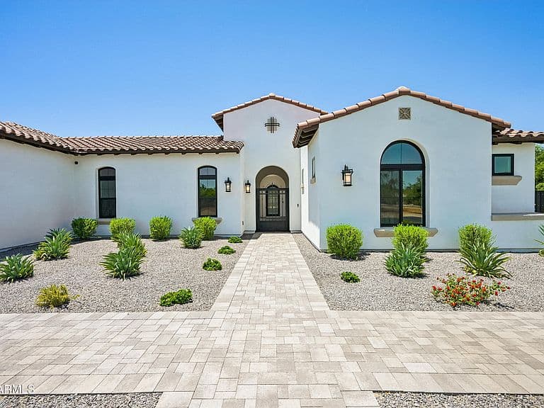 6621 E Doubletree Ranch Road photo 2