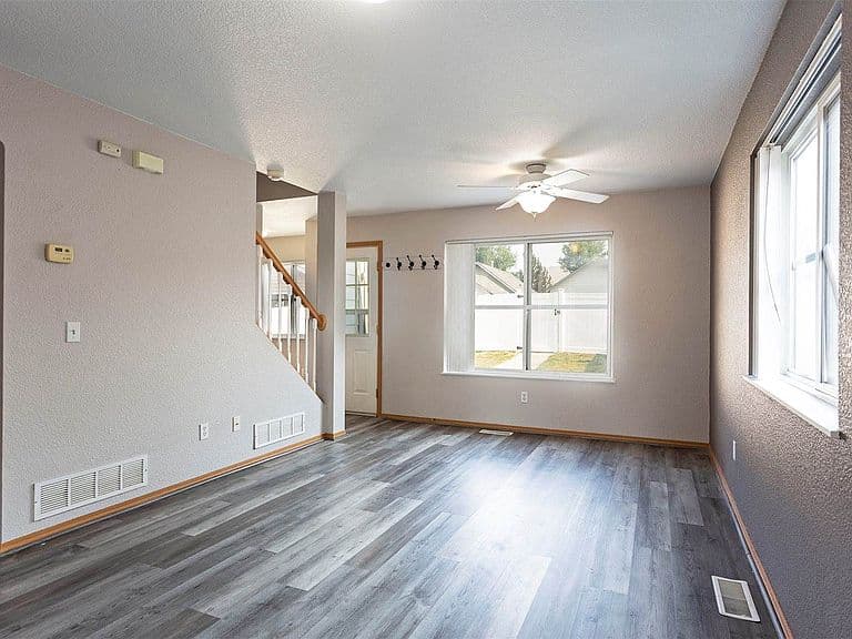 4672 Bordeaux Blvd photo 4