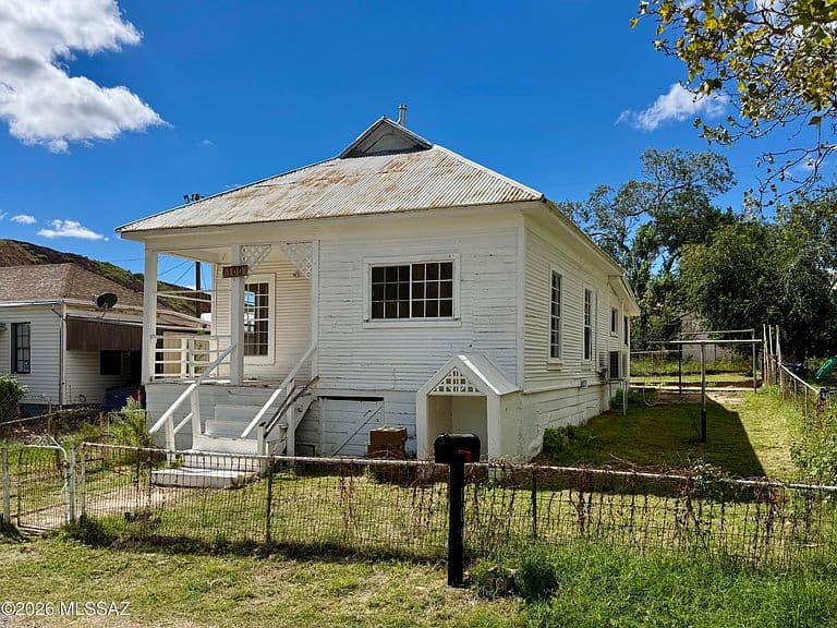 109 E St photo 2