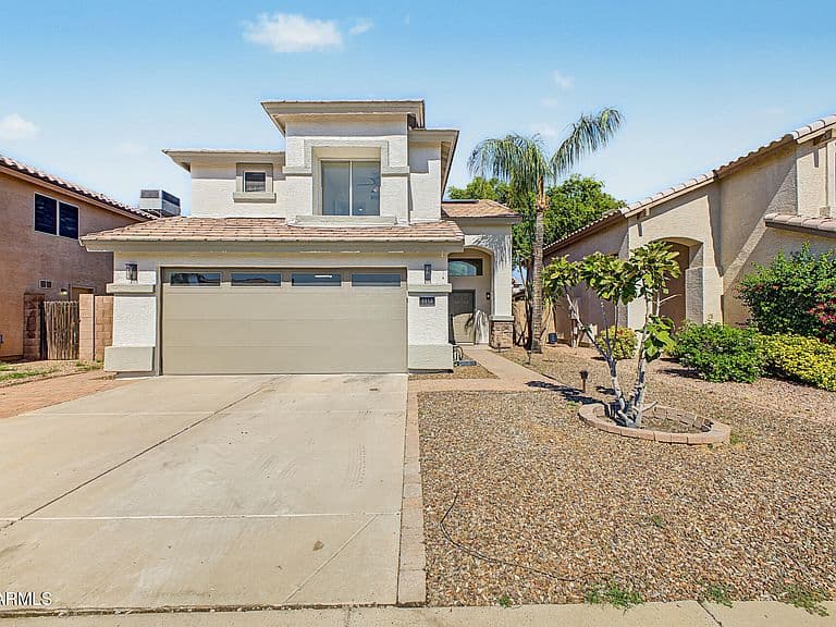 3910 E KIMBERLY Way photo 2