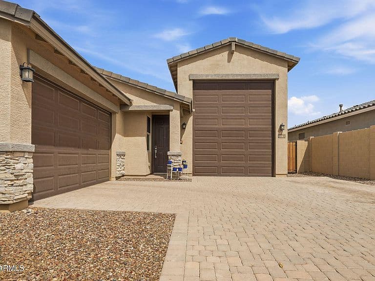 35735 N THICKET Way photo 2