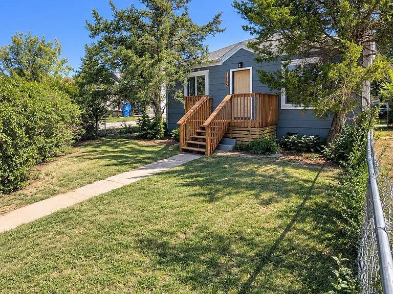 1616 5th St photo 2
