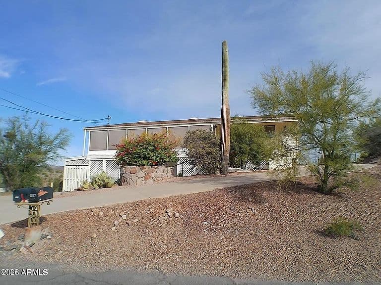 1070 N QUEEN MARY Way photo 1