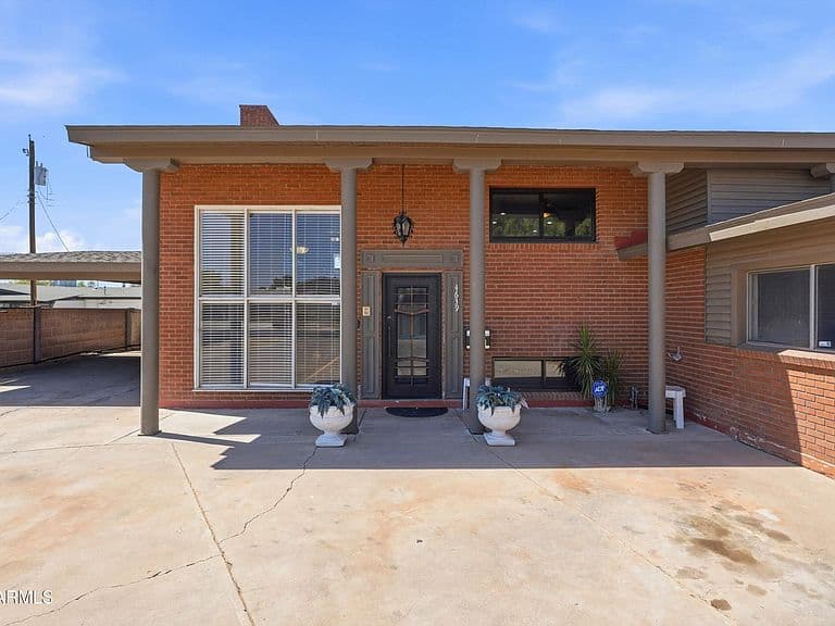 4639 W CAVALIER Drive photo 1