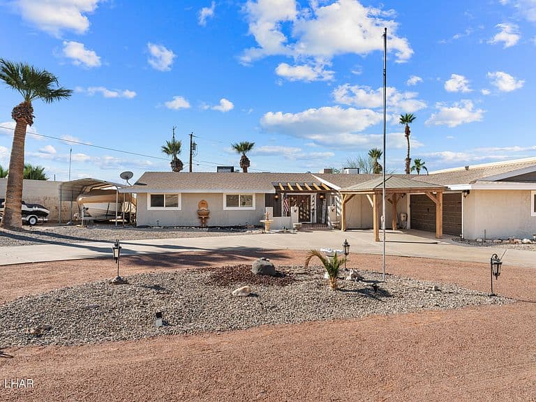 775 Little Dr photo 2