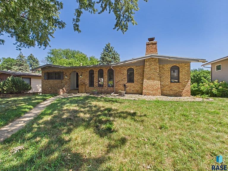 2904 S Elmwood Ave photo 3