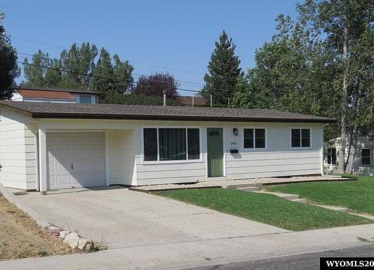 1960 Brentwood Dr photo 1