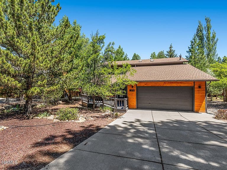 4716 E Hightimber Ln photo 1