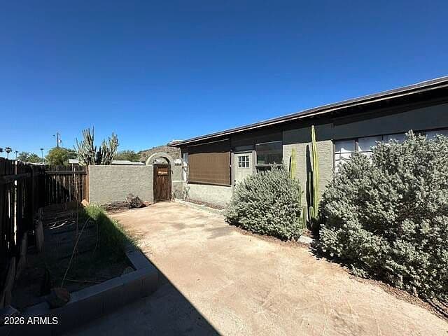 9443 N 4TH Avenue photo 3