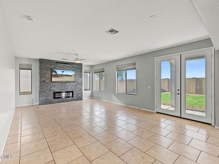 15250 W PIERSON Street photo 5