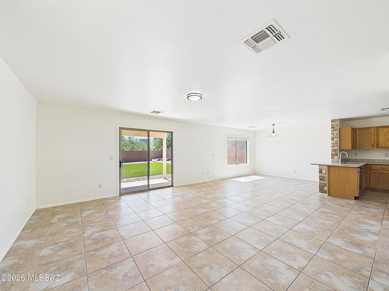 723 W Firehawk Dr photo 5