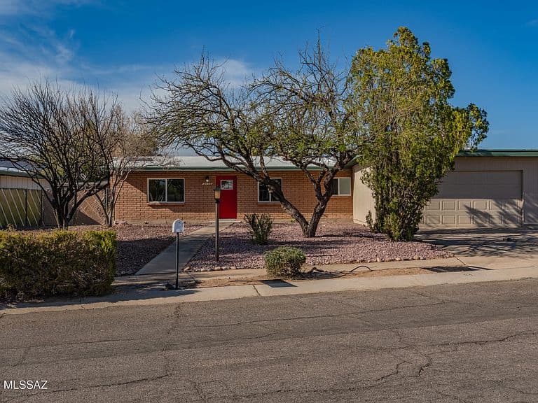 9453 E Pena Dr photo 2