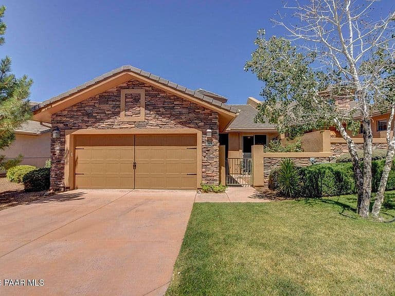 1242 Crown Ridge Dr photo 1