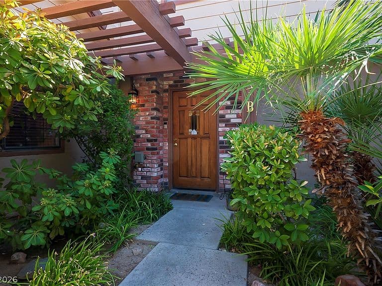 3482 Lorilou Ln Unit B photo 2