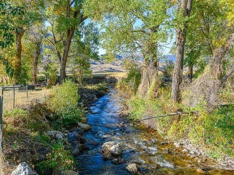 1 Streamside Dr photo 2