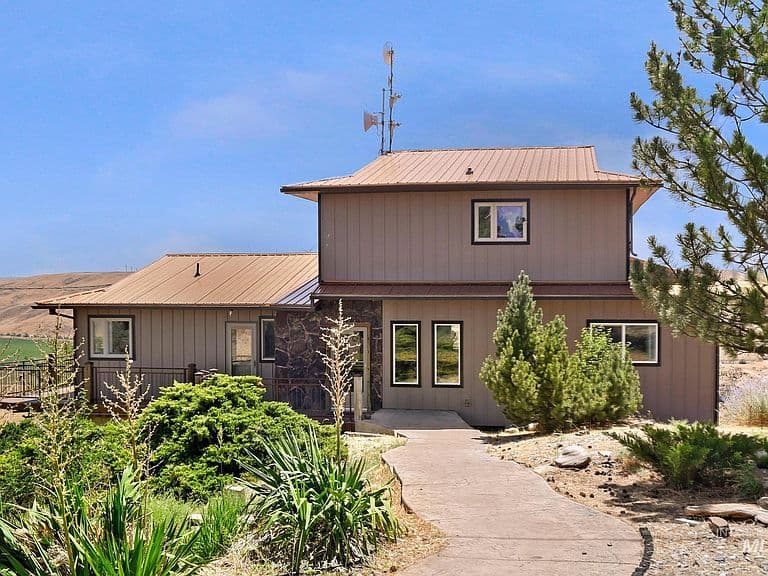 17115 Highway 30 photo 3
