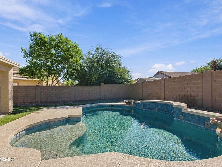 2643 E DESERT ROSE Trail photo 2