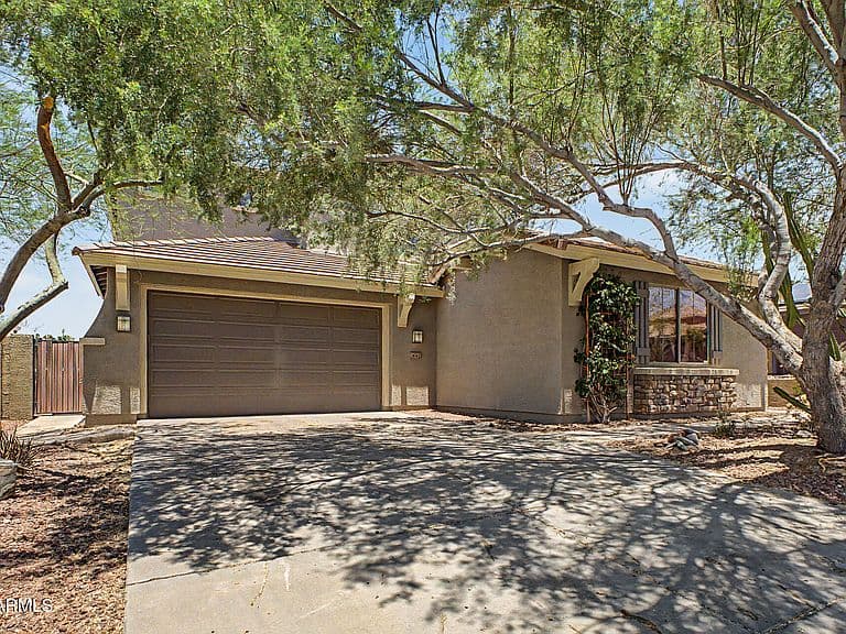 3642 W MAGELLAN Drive photo 2