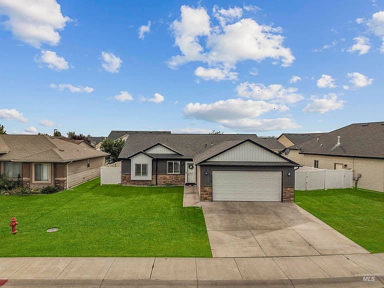 2528 Denali Dr photo 1