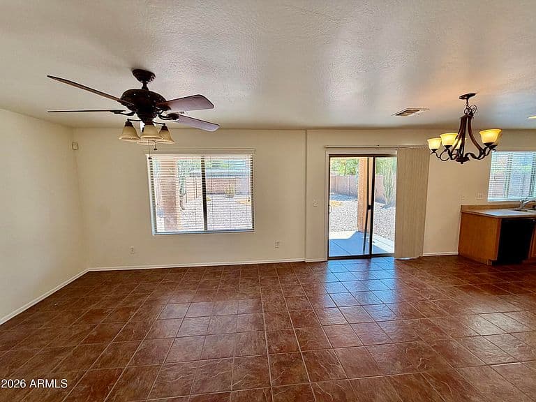 2921 N DAISY Drive photo 2
