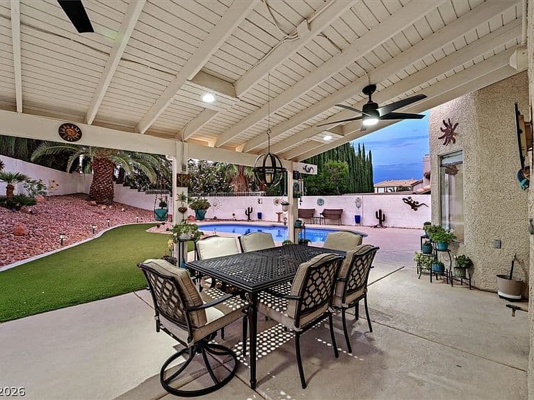 9408 Hollycrest Dr photo 5