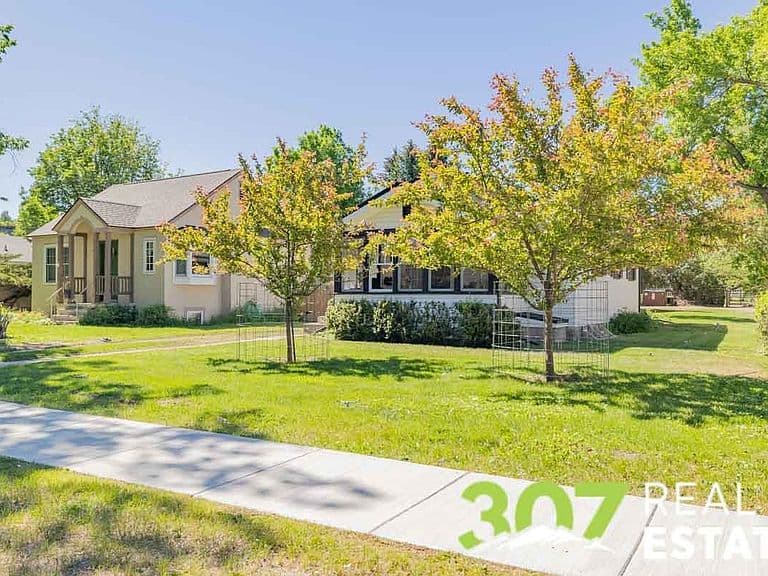916 Canyon Ave photo 3