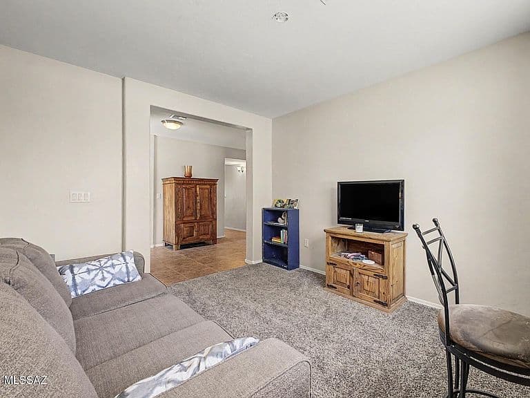 736 S Porter Routh Pl photo 4