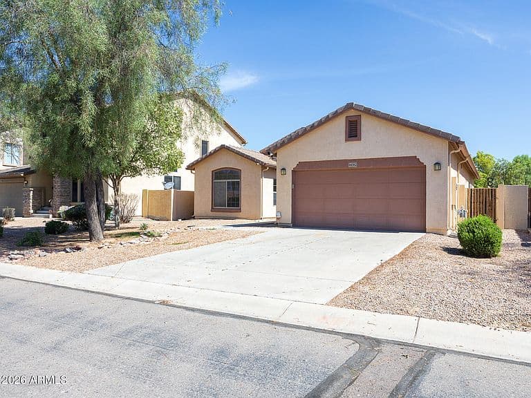 44352 W JUNIPER Avenue photo 3