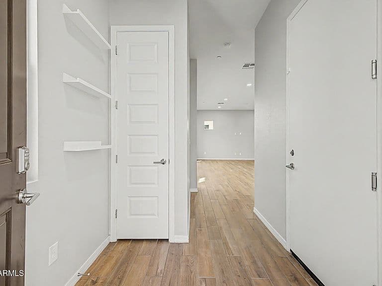 2442 E LARK Street photo 3