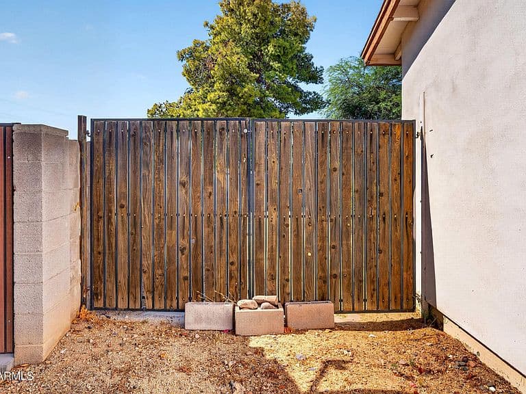 3531 E ACOMA Drive photo 4