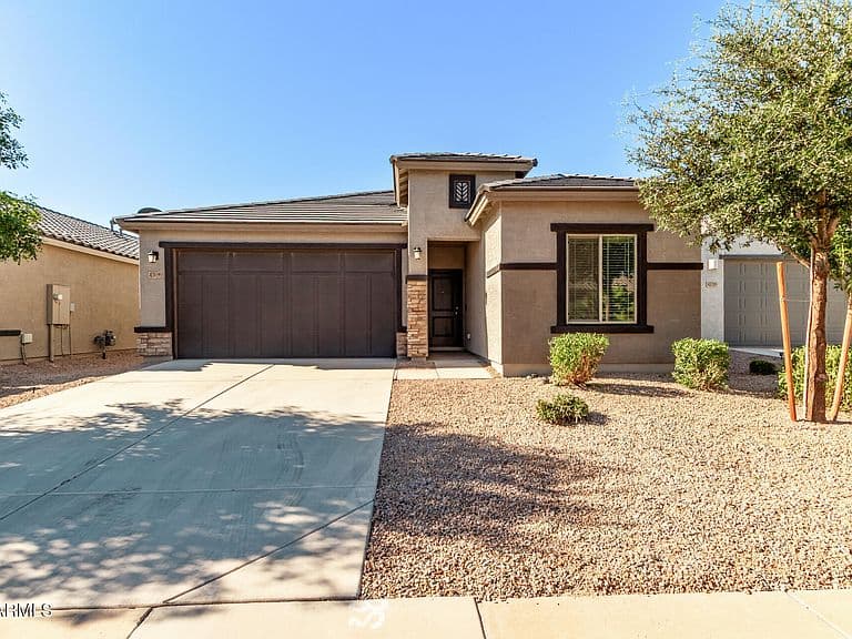 43699 W BUCKHORN Trail photo 1
