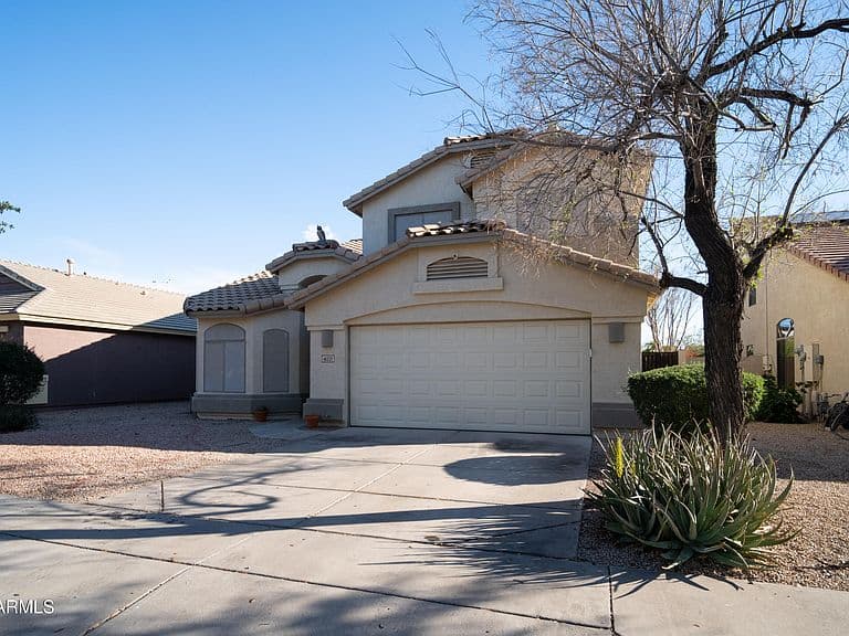 16221 W LATHAM Street photo 2