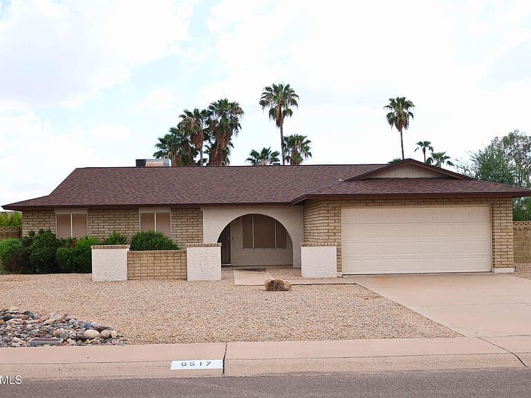 6517 E KELTON Lane photo 1
