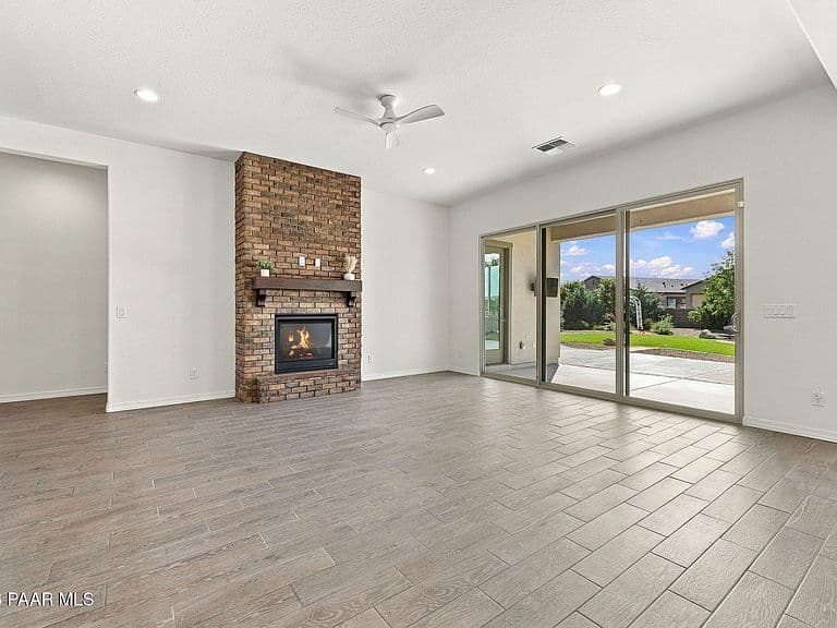 8767 N Peaceful Valley Way photo 4