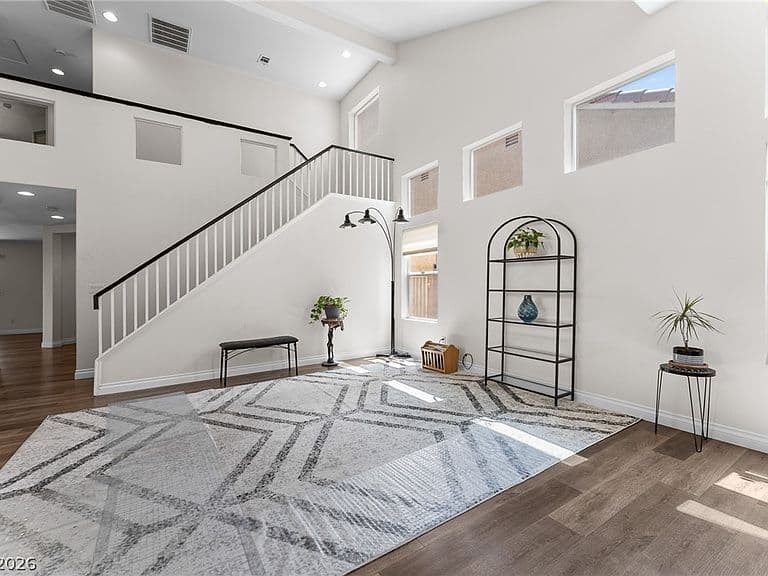 9010 Dulcimer Ln photo 5