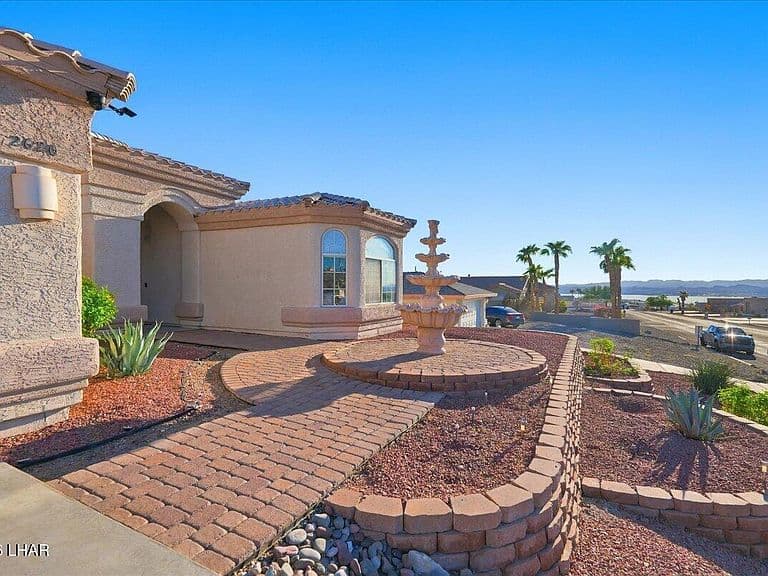 2620 Palo Verde Blvd N photo 4