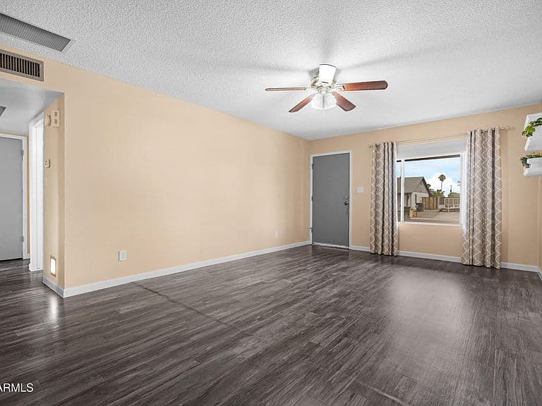 2113 W WESTERN Drive photo 5
