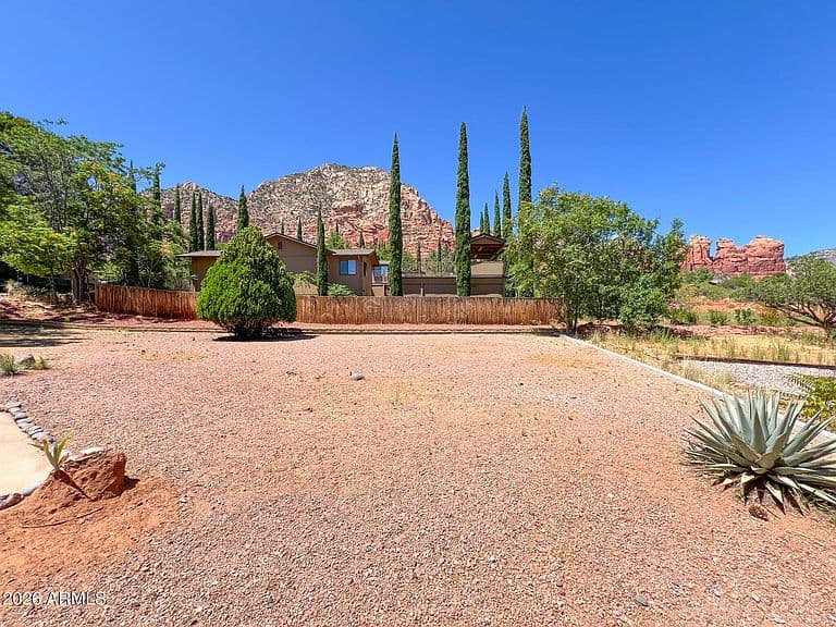 710 Sunshine Lane photo 3