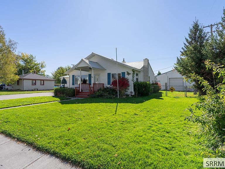 2930 E Teton St photo 3